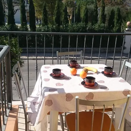 Donizetti 6 Apartment *